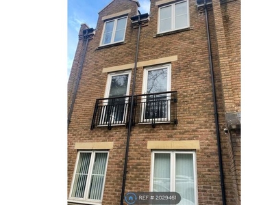Flat to rent in Caversham Place, Sutton Coldfield B73
