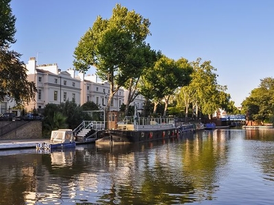 Flat to rent in Cunningham Court, Little Venice, London W9