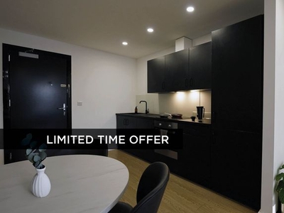 Flat to rent in Deansgate, Bolton BL1