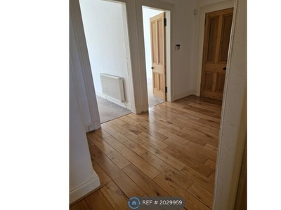 Flat to rent in Deanston Drive, Glasgow G41