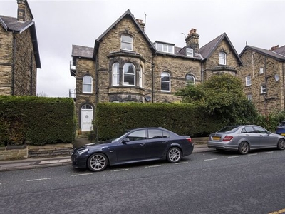 Flat to rent in East Parade, Harrogate HG1