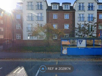 Flat to rent in Egremont Court, Warrington WA4