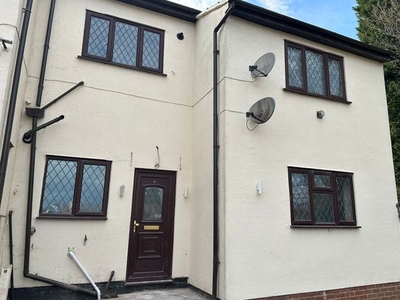 Flat to rent in George Rose Gardens, Wednesbury WS10