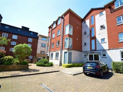 Flat to rent in Gloucester Square, Southampton SO14