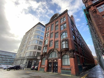 Flat to rent in Hilton Street, Manchester M1