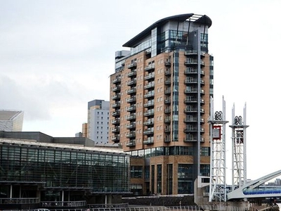 Flat to rent in Imperial Point, The Quays, Salford M50