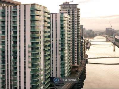 Flat to rent in Leader House, Media City Uk, Salford M50