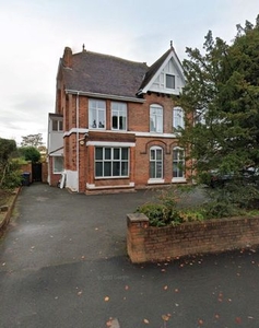 Flat to rent in Lichfield Road, Four Oaks, Sutton Coldfield B74