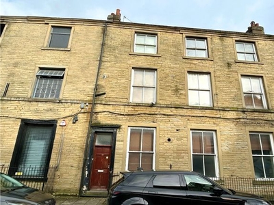 Flat to rent in Lord Street, Halifax, West Yorkshire HX1