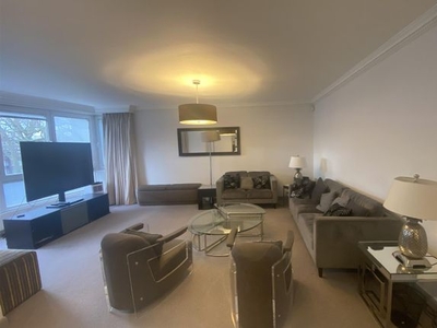 Flat to rent in Norfolk Crescent, London W2