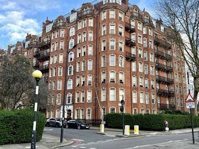 Flat to rent in Oakwood Court, London W14