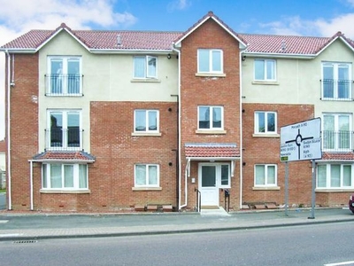 Flat to rent in Queens Court, Seaton Delaval, Whitley Bay NE25