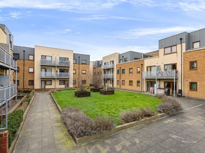Flat to rent in Serenity Court, Evelyn Walk, Greenhithe DA9