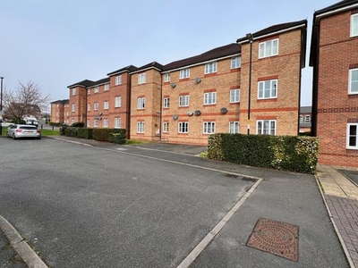 Flat to rent in Southmead Way, Walsall WS2