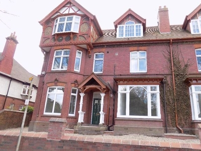 Flat to rent in St. James's Road, Dudley DY1