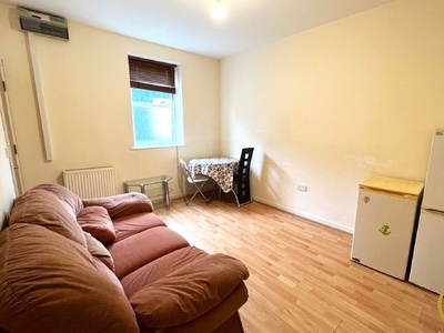 Flat to rent in St. James's Road, Southsea PO5