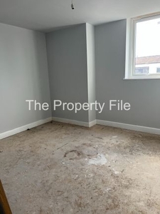 Flat to rent in Sutherland Street, Manchester M27