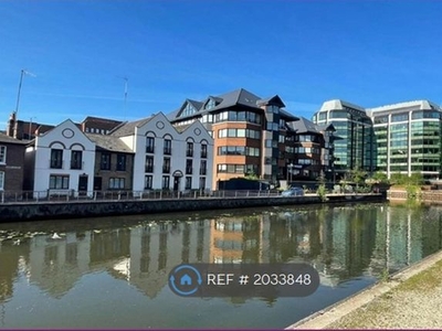 Flat to rent in The Plummery, Reading RG1