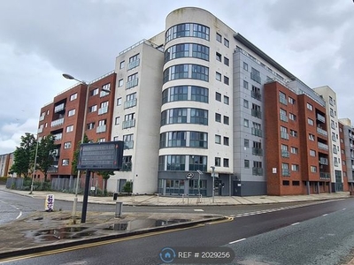 Flat to rent in The Reach, Liverpool L3