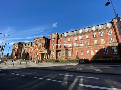 Flat to rent in The Royal, Wilton Place, Salford M3