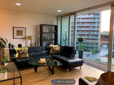 Flat to rent in Timber Wharf, Manchester M15