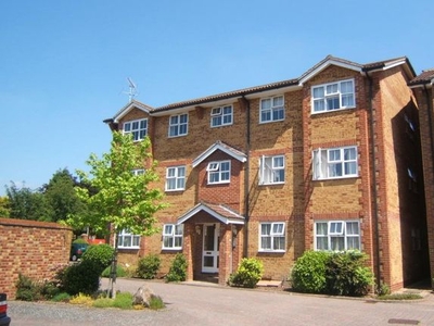 Flat to rent in Trinity Court, Rushams Road, Horsham, West Sussex RH12