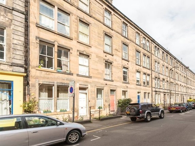 Flat to rent in Valleyfield Street, Edinburgh EH3