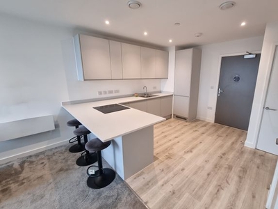 Flat to rent in Wharf Road, Trafford, Greater Manchester M17