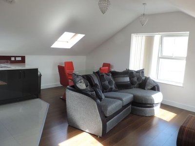 Flat to rent in Whitchurch Road, Heath, Cardiff CF14