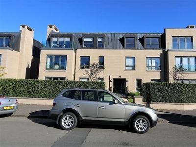 Flat to rent in Whittingehame Drive, Glasgow G12