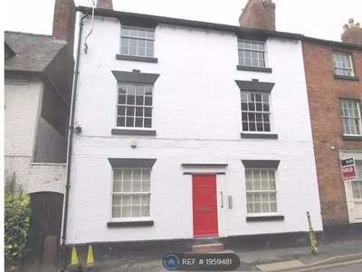 Flat to rent in Willow Street, Oswestry SY11