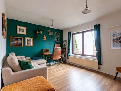 Flat to rent in Windmill Place, Edinburgh EH8