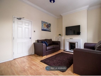 Maisonette to rent in Westgate Road, Newcastle Upon Tyne NE4