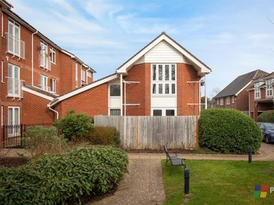 Mews house to rent in Kings Gate, Gordon Road, Haywards Heath RH16