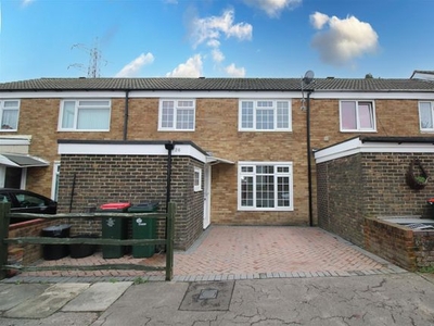 Property to rent in Chiddingly Close, Crawley, West Sussex. RH10