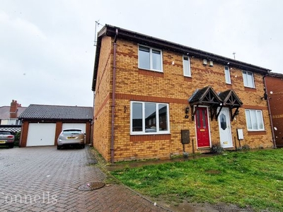 Property to rent in Pear Tree Drive, Rowley Regis B65