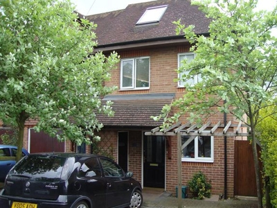 Property to rent in Stoughton Road, Guildford GU1