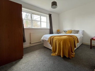 Room to rent in Turnpike Close, Worcester WR2