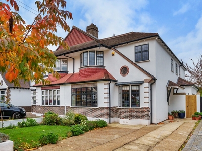 Semi-detached House for sale - Frensham Road, SE9
