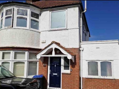 Semi-detached house to rent in Ellesmere Road, London NW10