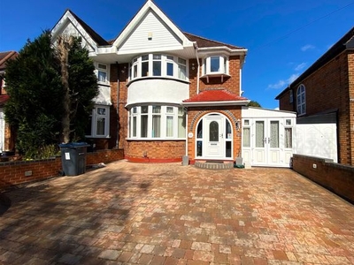 Semi-detached house to rent in Stonor Road, Hall Green, Birmingham B28
