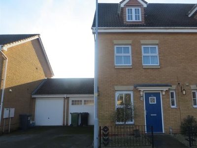 Semi-detached house to rent in Wrenbury Drive, Bilston, Wolverhampton WV14