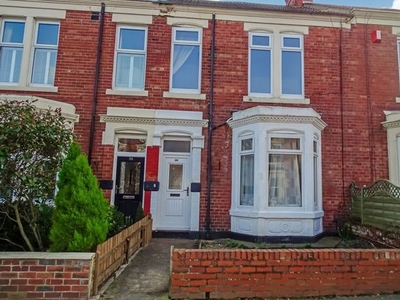 Terraced house to rent in Beach Avenue, Whitley Bay NE26