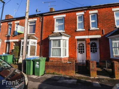 Terraced house to rent in Burton Road, Southampton SO15