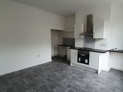 Terraced house to rent in Cambridge St, Bradford BD7