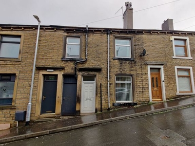 Terraced house to rent in Dean Street, Greetland HX4