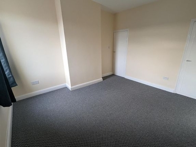 Terraced house to rent in Dimsdale Parade East, Newcastle-Under-Lyme ST5