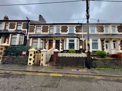 Terraced house to rent in Gladstone Street, Abertillery NP13