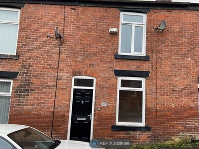 Terraced house to rent in Grosvenor Street, Radcliffe, Manchester M26