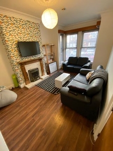 Terraced house to rent in Headingley Mount, Headingley, Leeds LS6